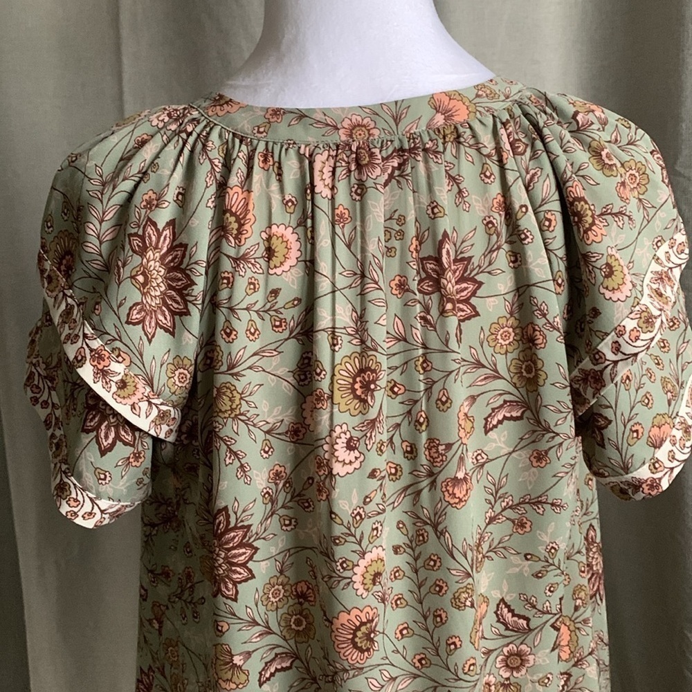 NWT - DR2 Shortsleeved Floral Top Size Small - Picture 5 of 16